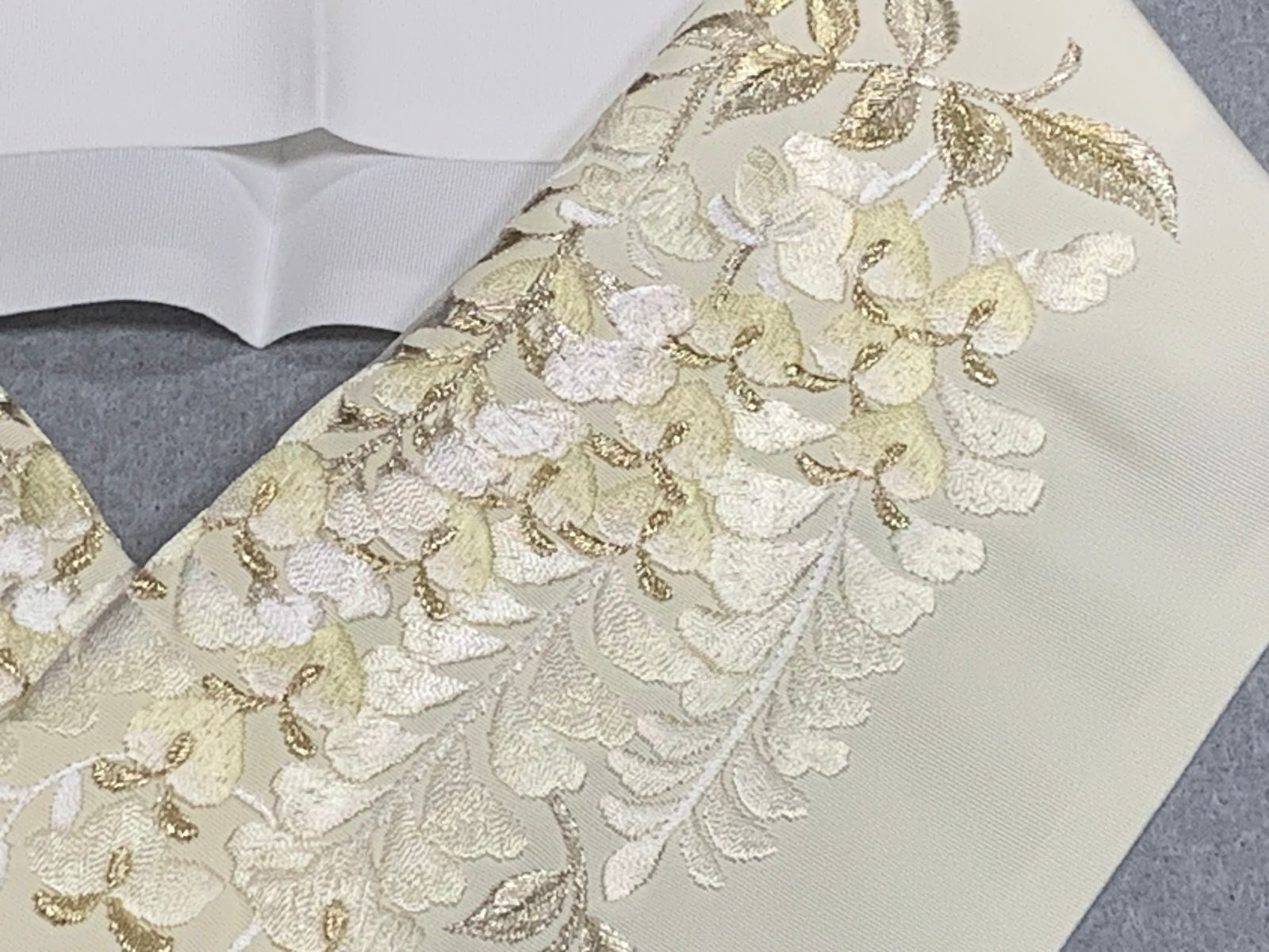 新作！シルエリー 超ボリューム刺繍！アンティーク系金銀カラー『花々