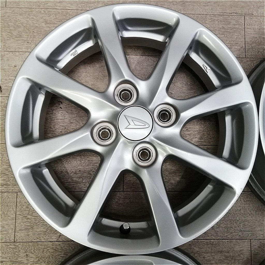 ダイハツ純正アルミ 4本 14インチ 14x4.5J - メルカリ