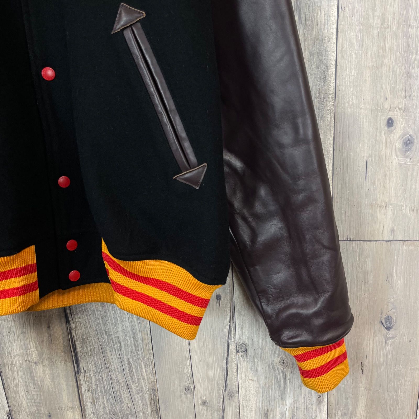 SWG SWAGGER スワッガー 袖 レザー スタジャン スタジアム ジャンパー