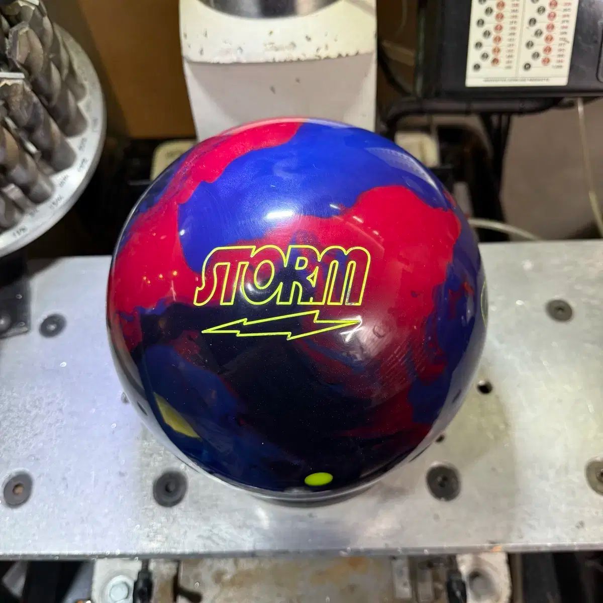 イベント Storm - DNA コイル 15パウンド (公式球) - メルカリ