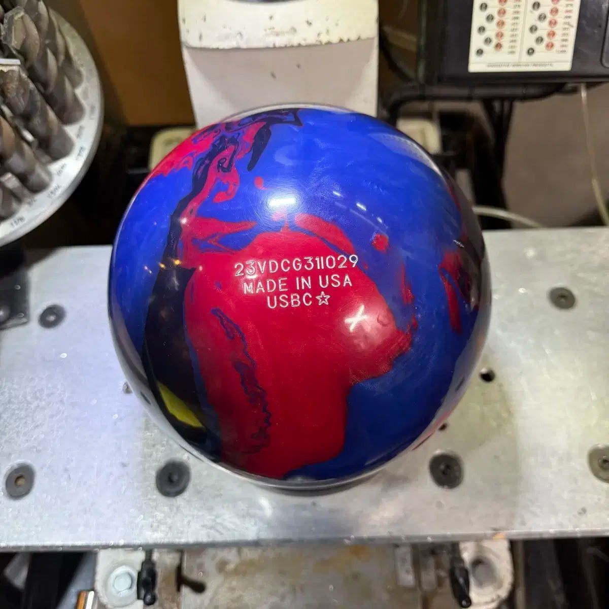 イベント Storm - DNA コイル 15パウンド (公式球) - メルカリ