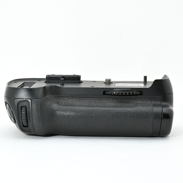 難有品・ジャンク品＞ Nikon マルチパワーバッテリーパック MB-D12
