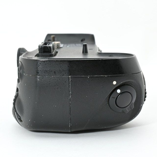 難有品・ジャンク品＞ Nikon マルチパワーバッテリーパック MB-D12