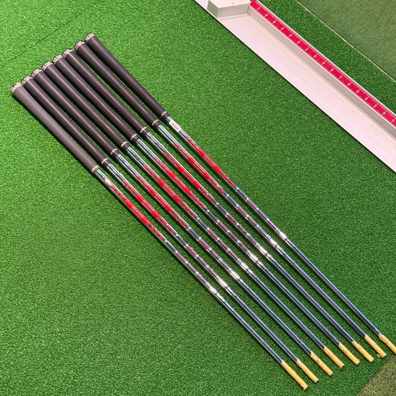 MODUS 3 シャフト 8本セット 125.jpg
