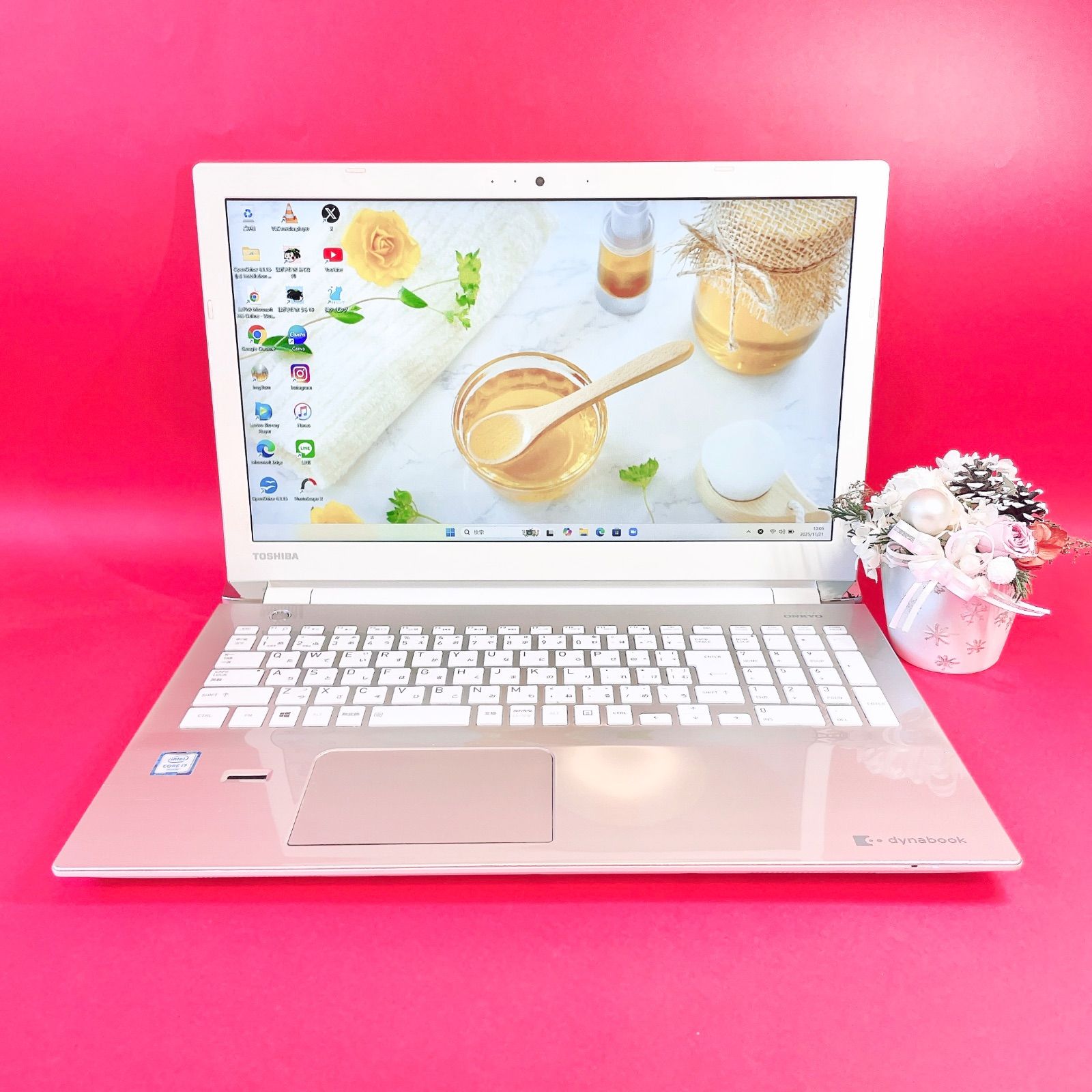 Corei7✨️おしゃれ白快適SSD薄型ノートパソコンWindows11カメラ付き Corei7✨️おしゃれ白快適SSD薄型ノートパソコンWindows11カメラ付き