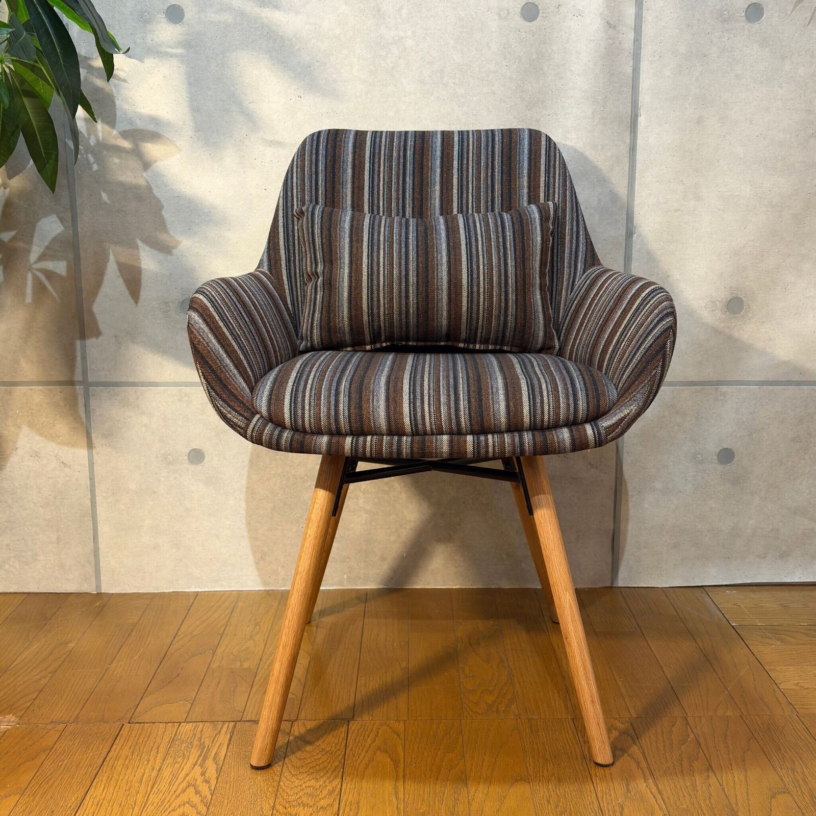 新品】レトロデザイン チェア ミニクッション付き RN ブラウン系