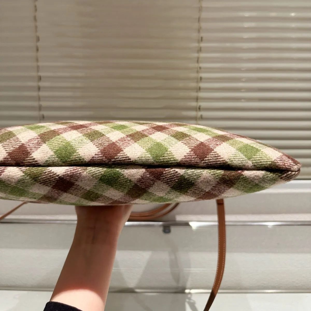 Miu Miu チェック柄 トートバッグ ショルダー付き 可愛いデザイン