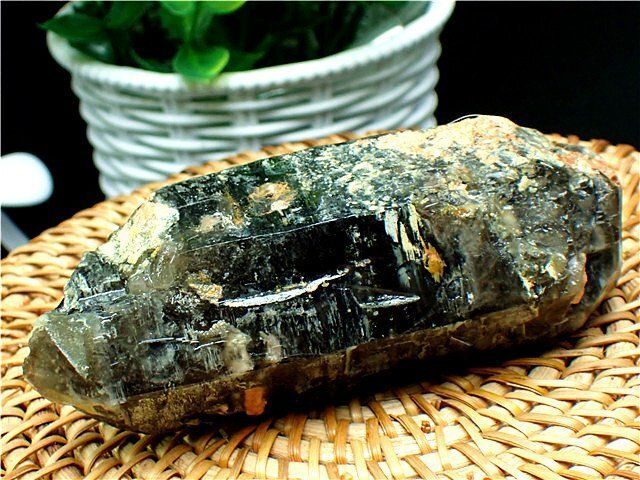 チベット産天然モリオン(黒水晶）原石B87C3/47C01C - メルカリ