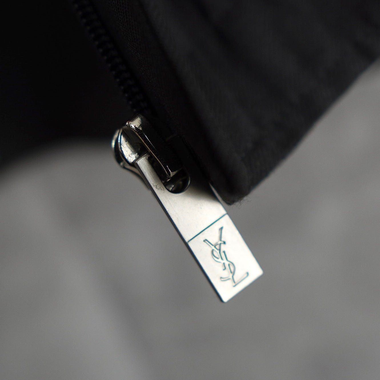 イヴサンローラン YSLロゴ ブルゾン グレー - メルカリ