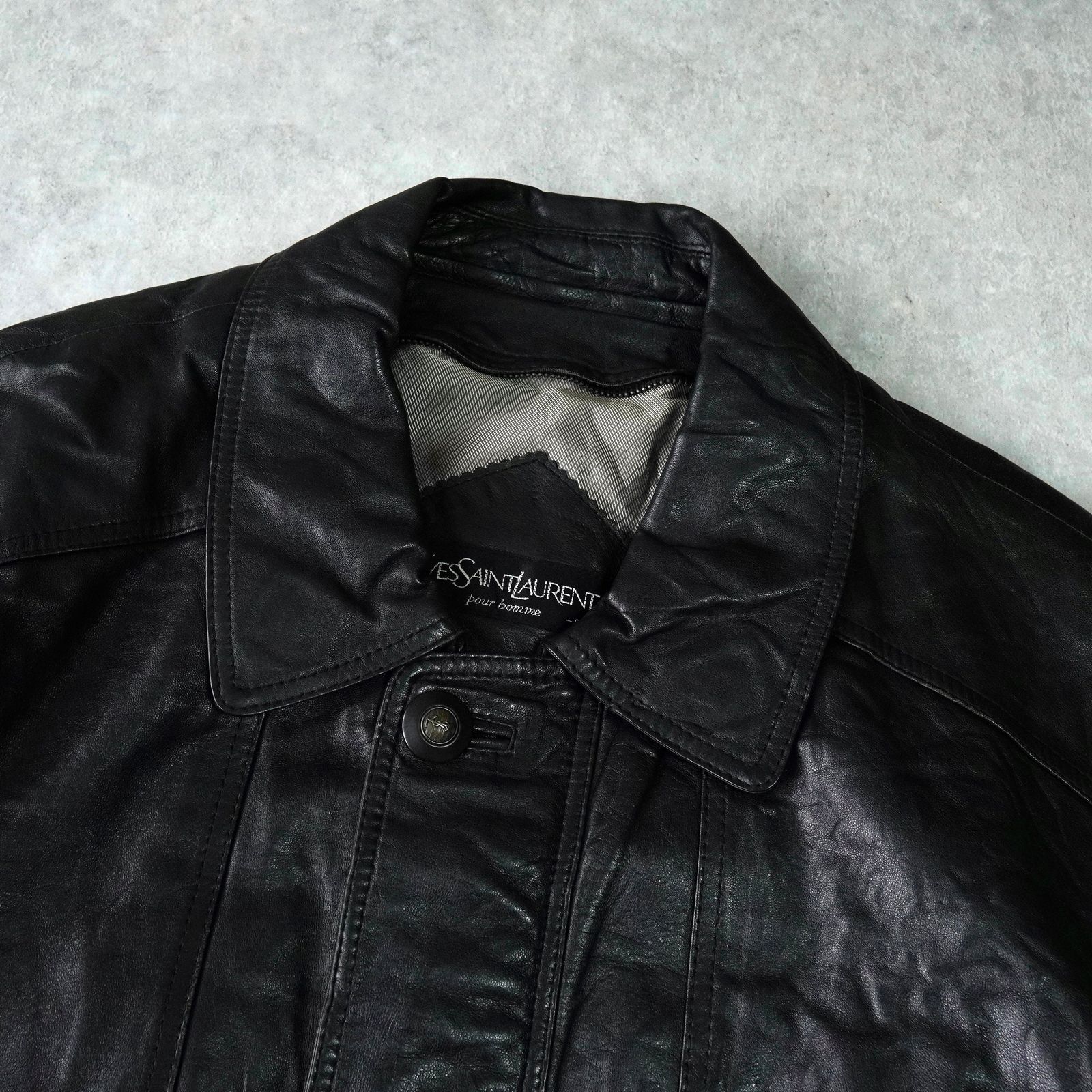 オールレザージャケット　羊革　刺繍ロゴ　エンボス加工　ヴィンテージ BlackFriday限定割引10%オフ】イヴ サンローラン ヴィンテージ