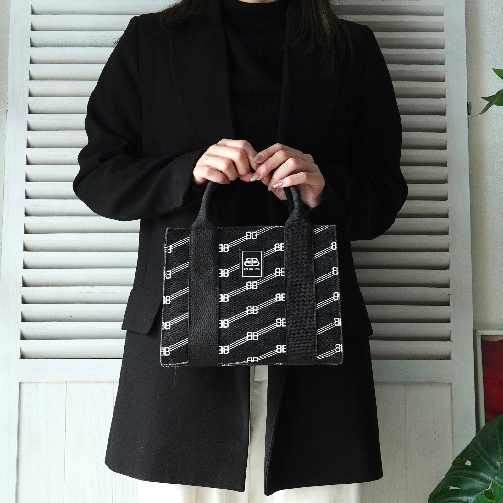 バレンシアガ BBロゴ キャンバス ショルダーバッグ ハンドバッグ