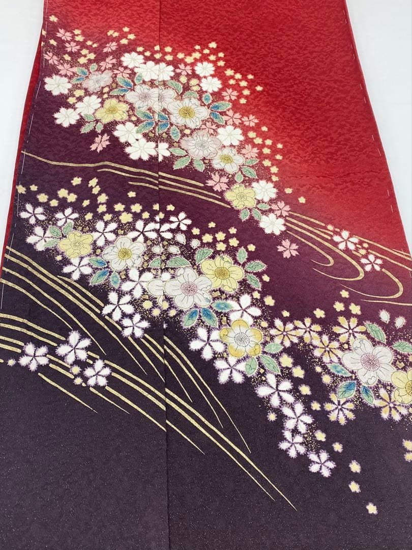 振袖 仮絵羽 vivi 銀通し 刺繍 紋意匠 正絹 未仕立て品 八掛付き 振袖 仮絵羽 vivi 銀通し 刺繍 紋意匠 正絹 未仕立て品 八掛付き 振袖