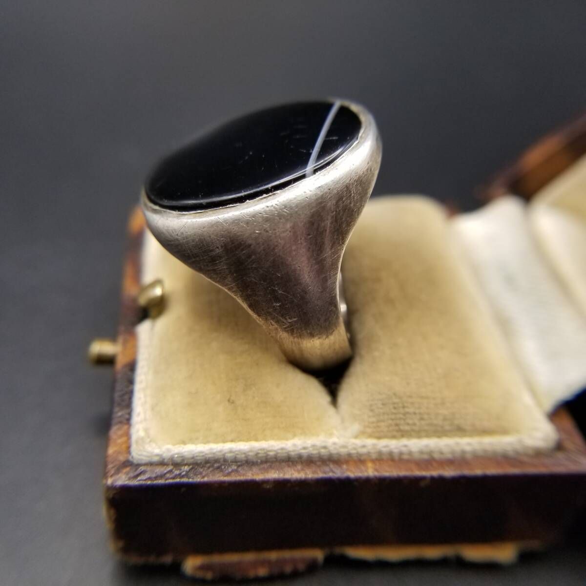 1978年 英国 ヴィンテージ オニキス オーバル インレイ シグネット