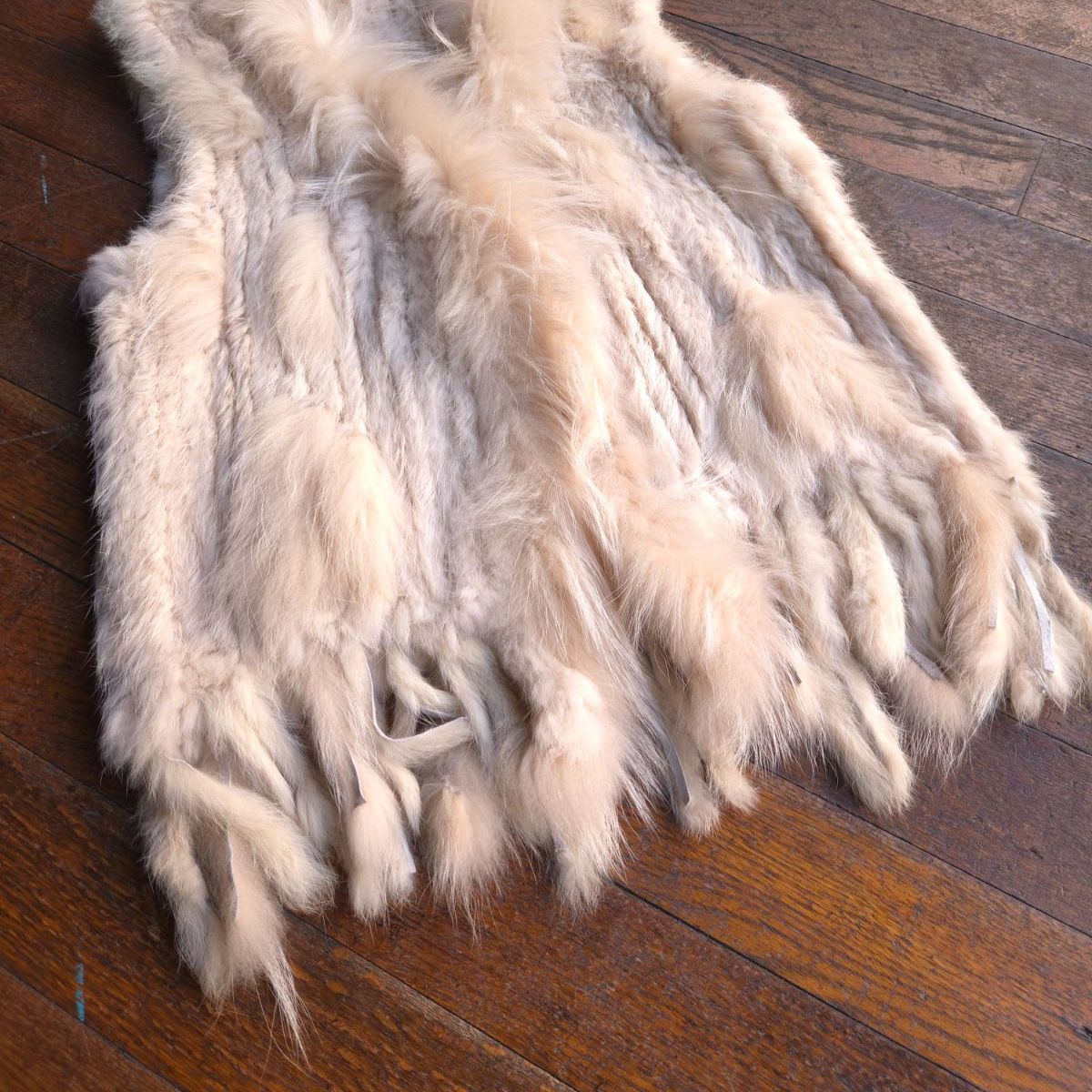 00s “Sensation Folie” Fringe Rabbit Fur Vest / Luxury Mode Style 