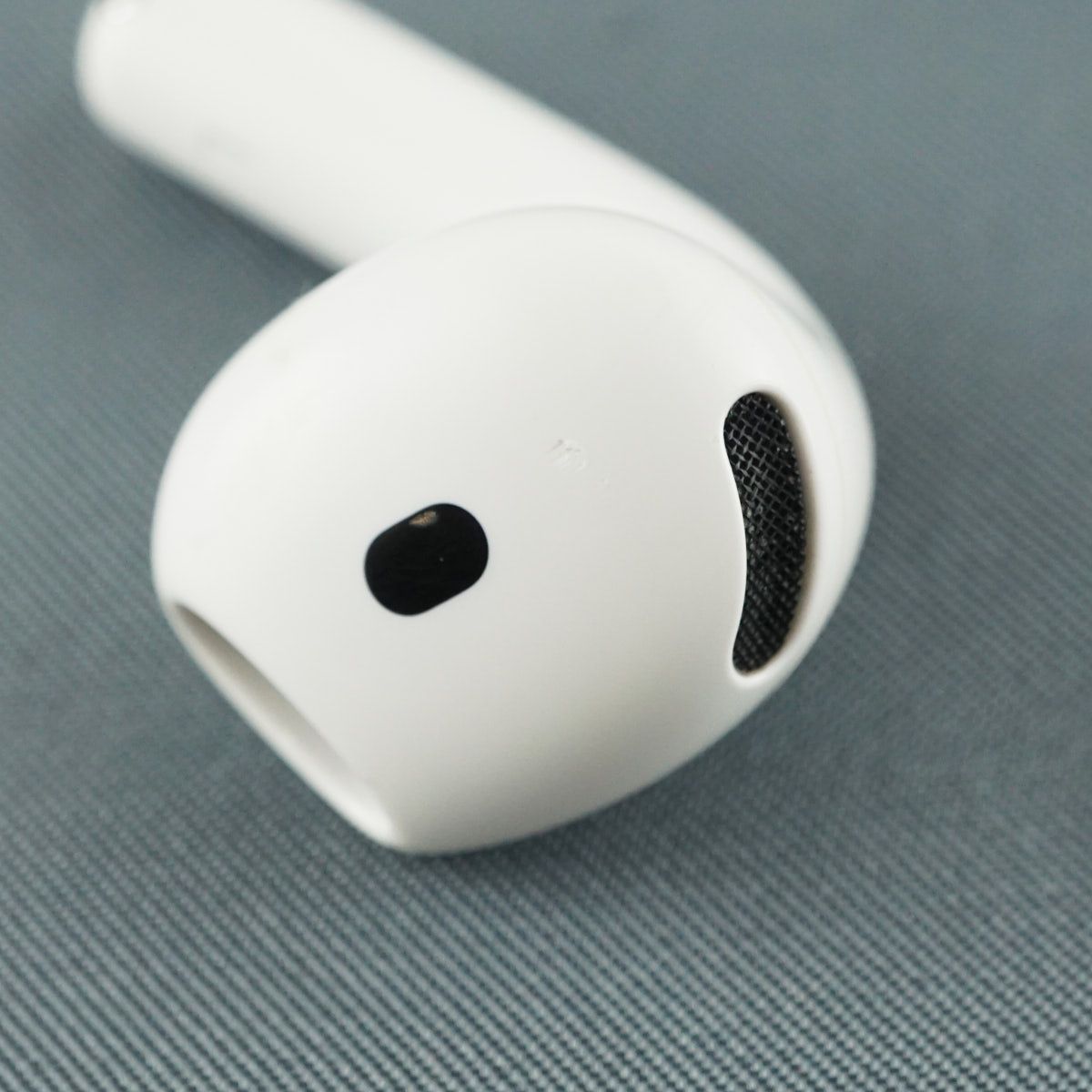 Apple AirPods 4 左イヤホンのみ USED美品 ノイズキャンセリング搭載