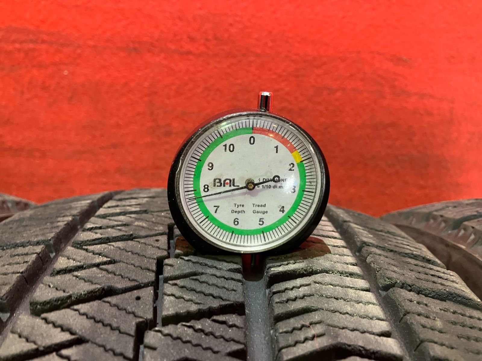 mitsuBRIDGESTONEスタッドレスVRX2 225/40R18① バリ溝】ブリヂストン ブリザック VRX2 225/40R18 4本セット 86