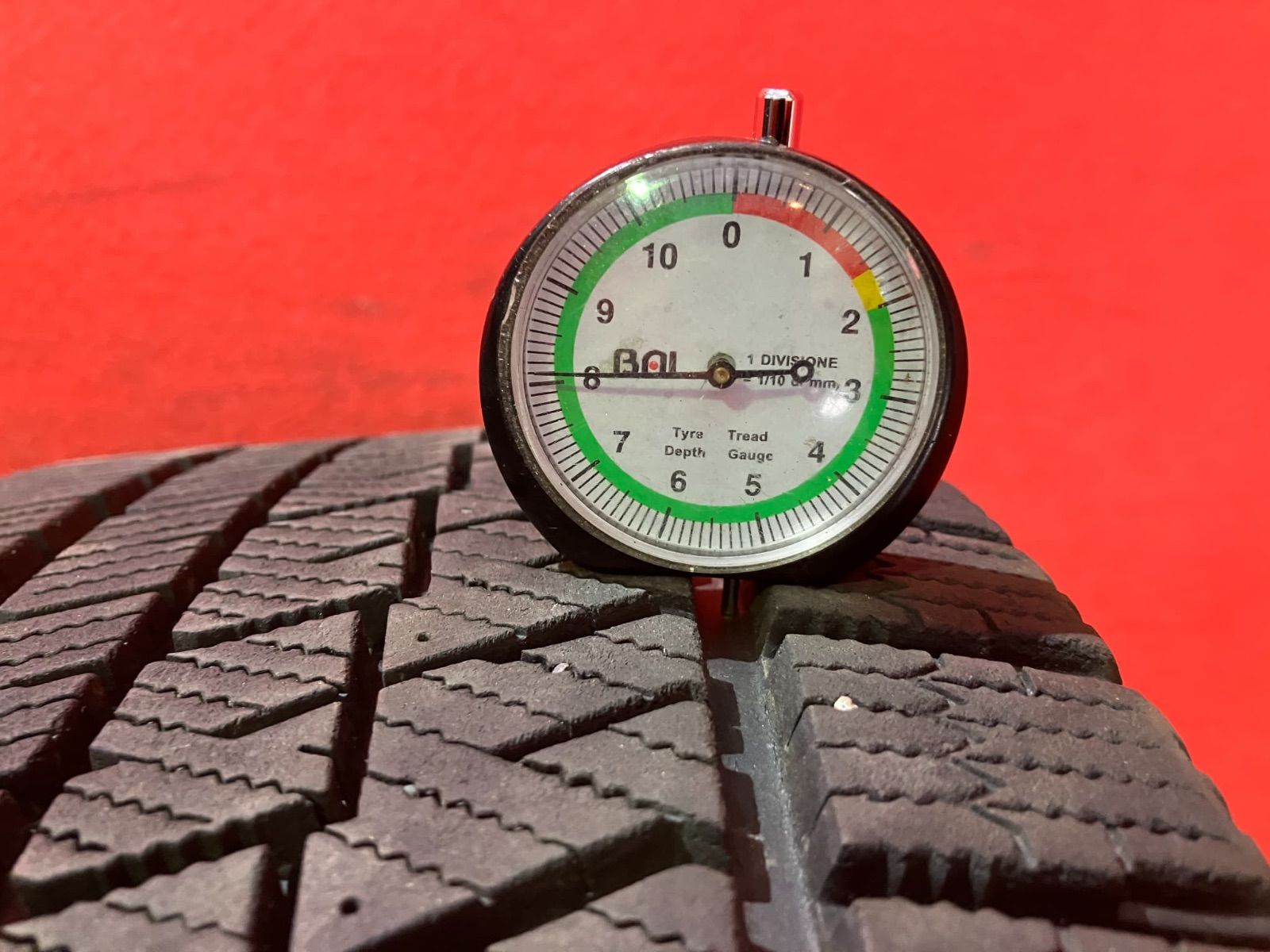 中古スタッドレスタイヤ【235/55R18 BRIDGESTONE VRX2】 4本SET - メルカリ