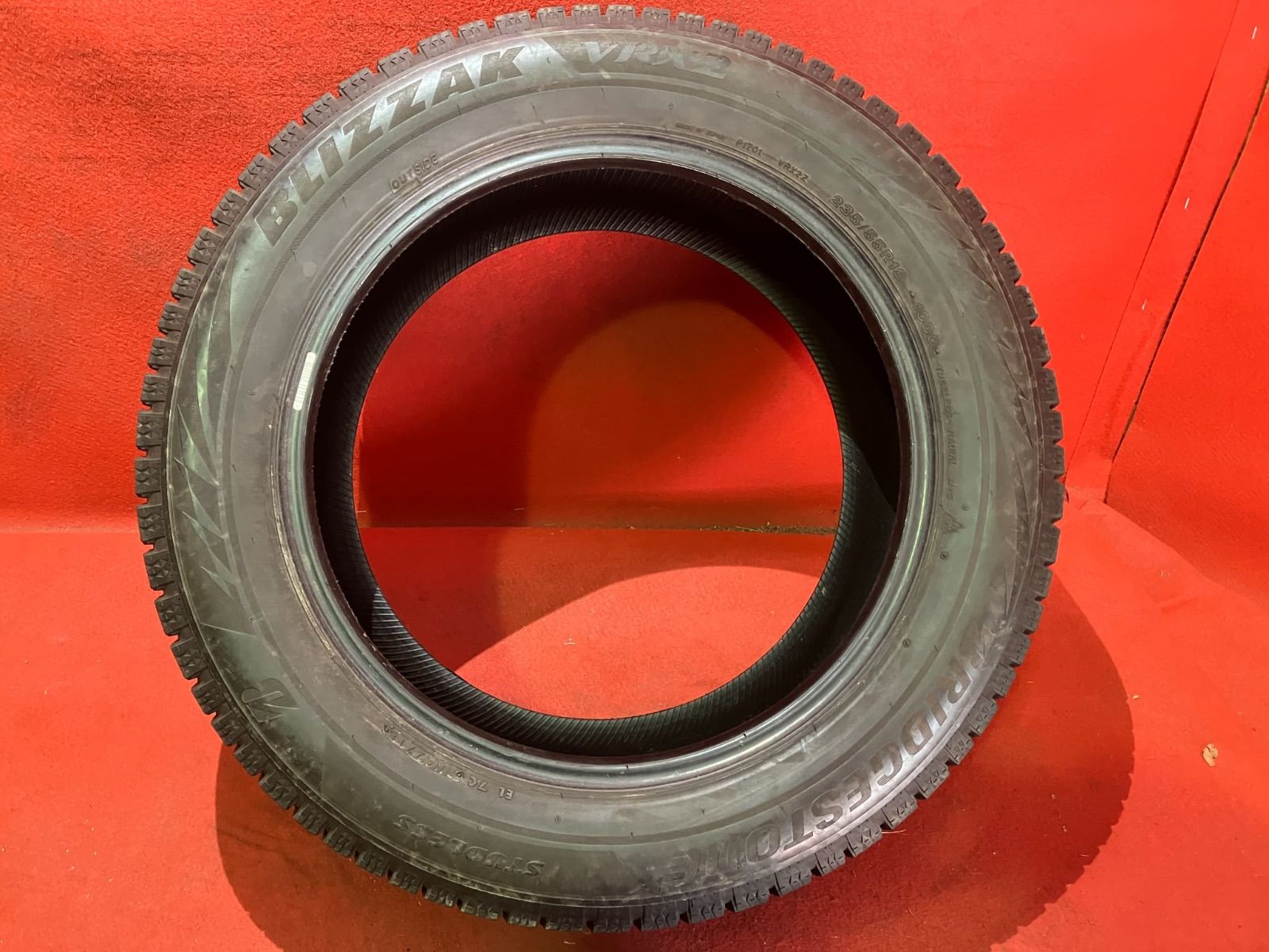 中古スタッドレスタイヤ【235/55R18 BRIDGESTONE VRX2】 4本SET - メルカリ