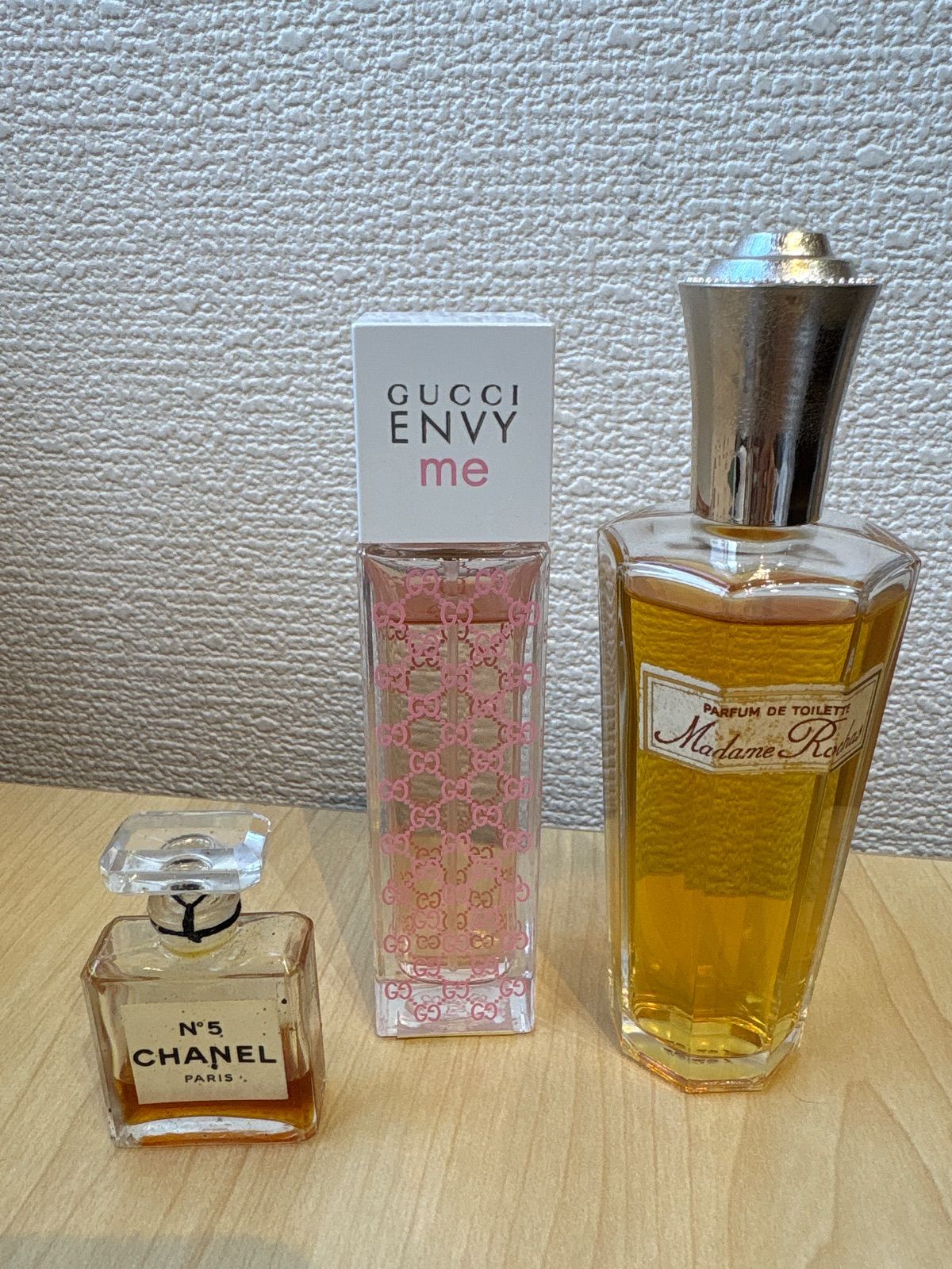香水3点（CHANEL、GUCCI、ROCHAS） - メルカリ