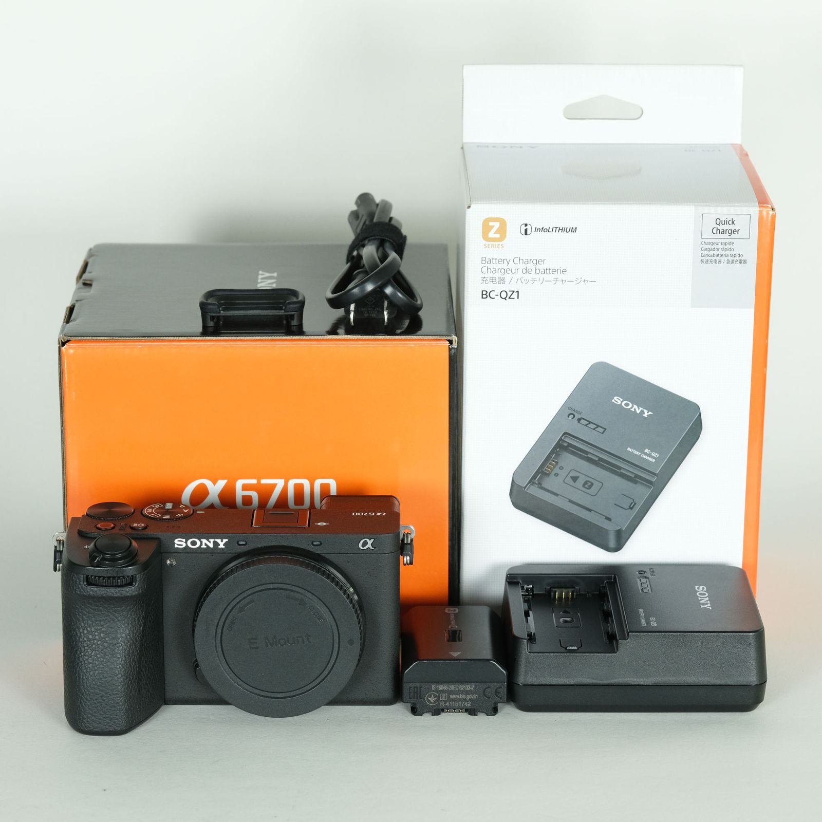 SONY α6700（ILCE6700） 本体のみ、付属品あり、美品 ILCE [新品]SONY ソニー α6700 ボディ (ILCE-6700)(キャンペーン対象