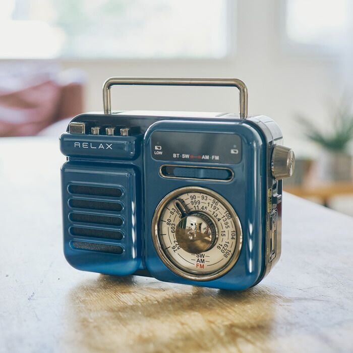 新品】リラックス マルチレトロラジオクロック 手回し充電/ソーラー