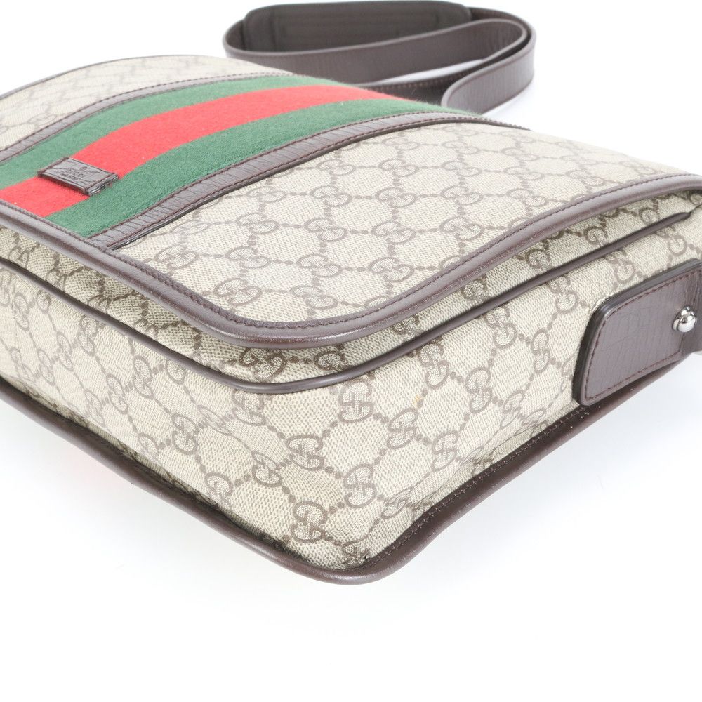 新品同様 グッチ GGスプリーム シェリー ライン 145844 レザー