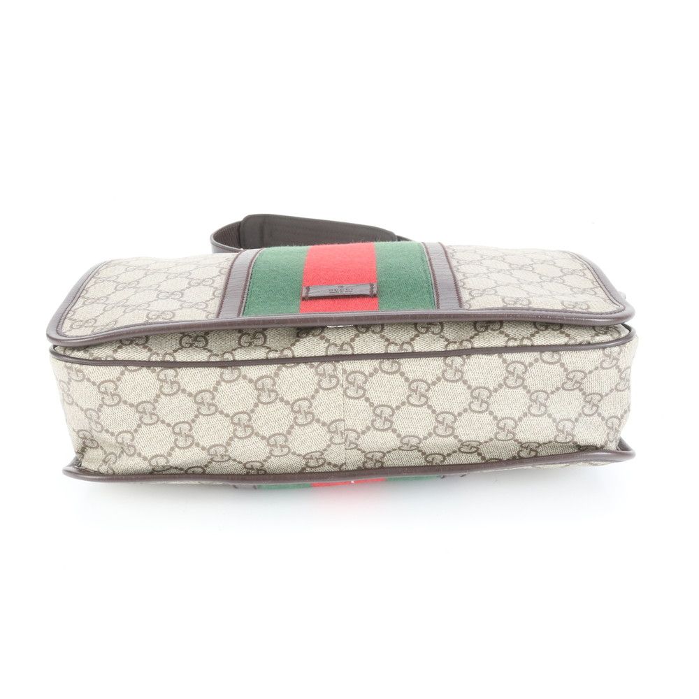 新品同様 グッチ GGスプリーム シェリー ライン 145844 レザー