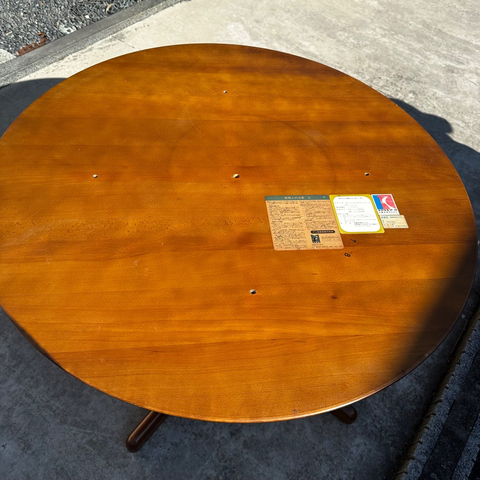 飛騨産業 キツツキマーク 円形 ダイニングテーブル - メルカリ