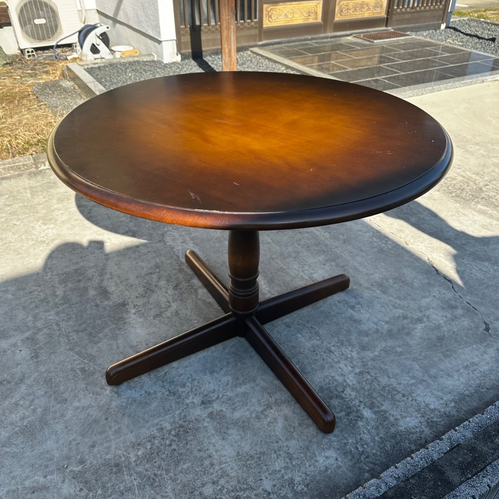 飛騨産業 キツツキマーク 円形 ダイニングテーブル - メルカリ