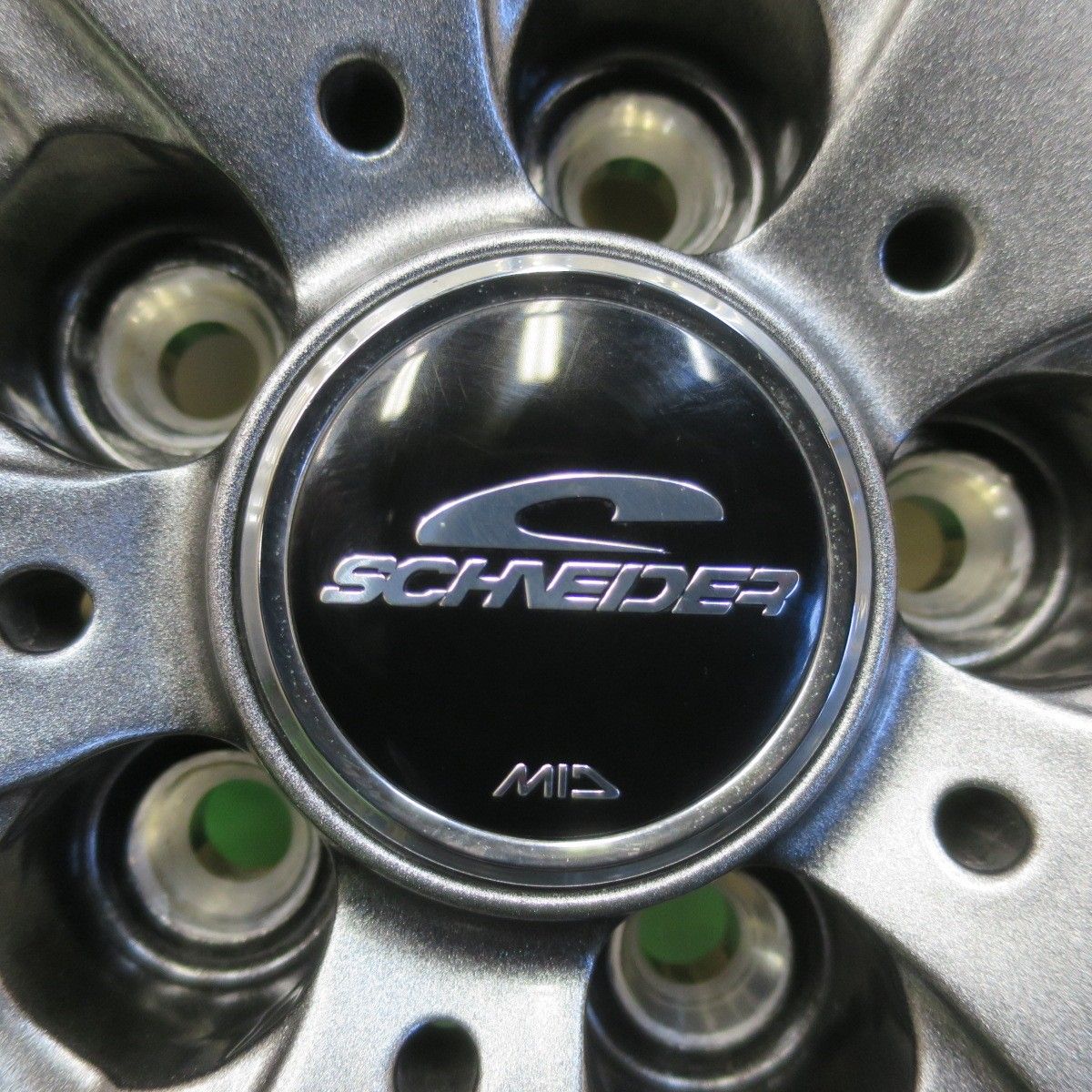 バリ溝！24年！キレイ！ほぼ10分☆プリウス 等 195/65R15 スタッドレス