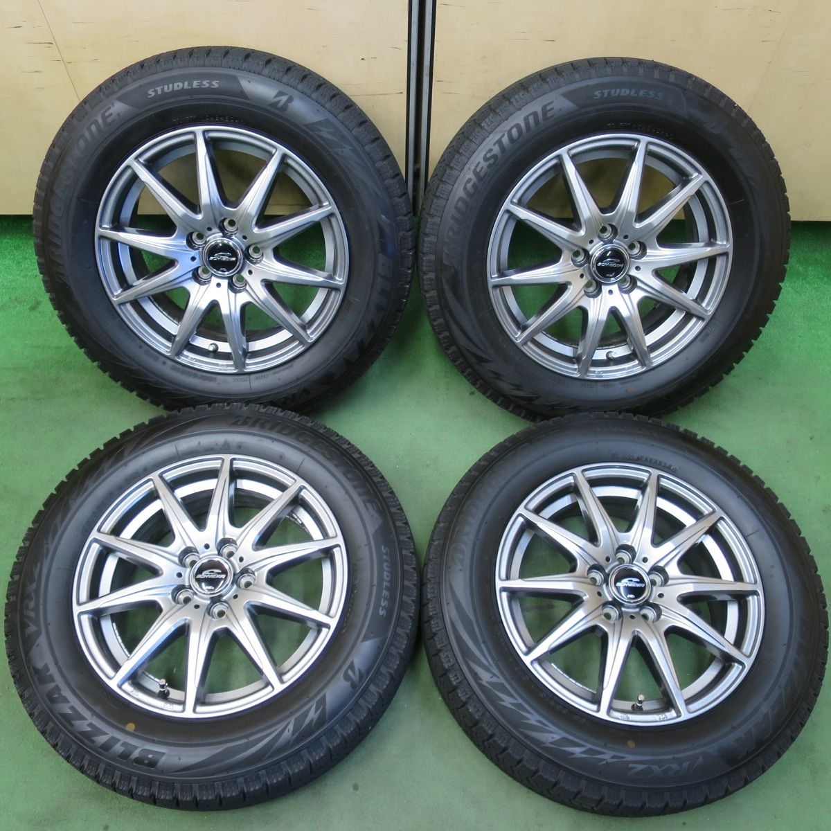 バリ溝！24年！キレイ！ほぼ10分☆プリウス 等 195/65R15 スタッドレス