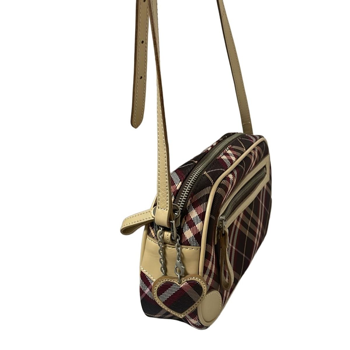 バーバリーブルーレーベル　ショルダーバッグ　レザー　ゴールド金具　ベージュ バーバリーブルーレーベル ショルダーバッグ レザー ゴールド金具