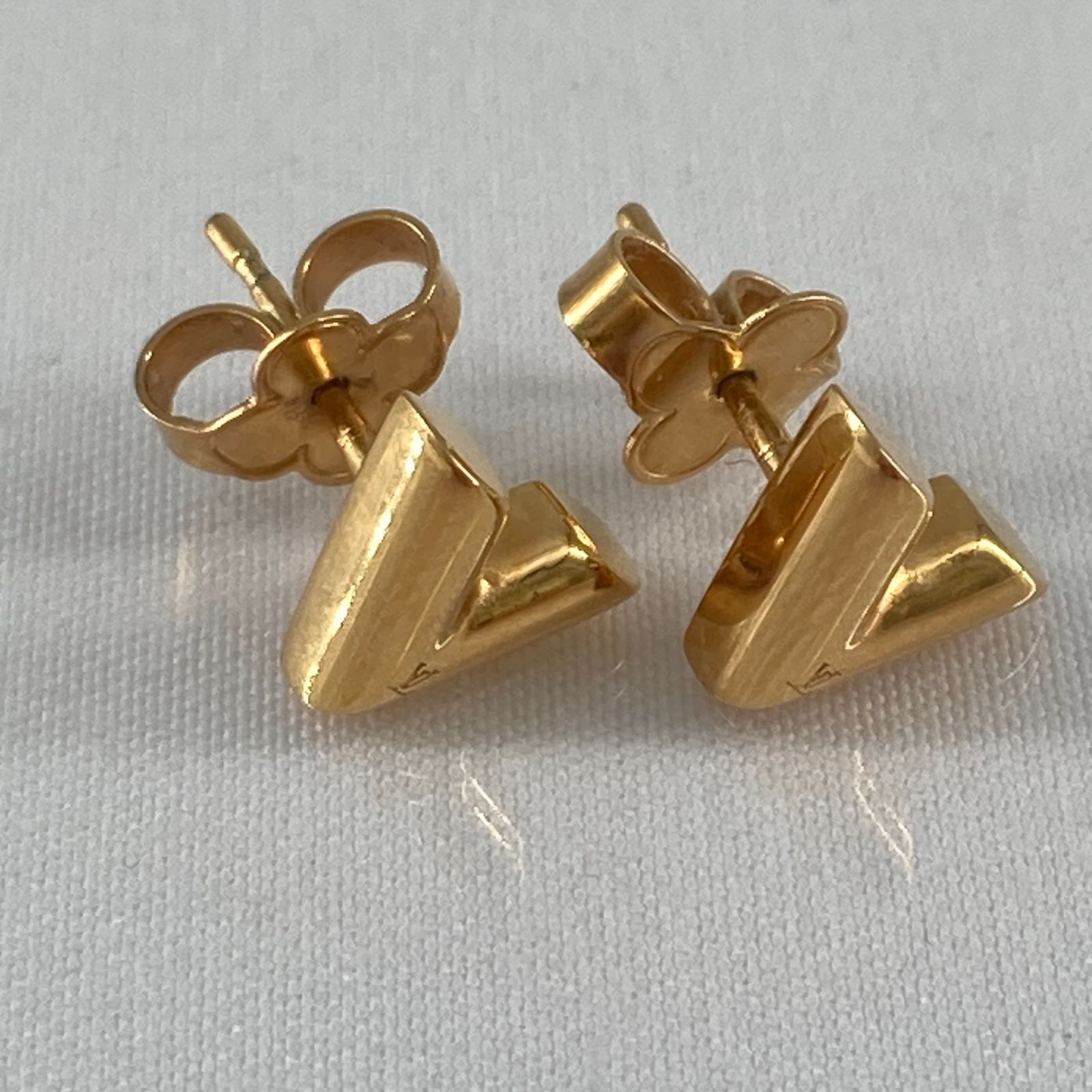 LOUIS VUITTON(ルイヴィトン) エッセンシャルV ピアス GP M68153