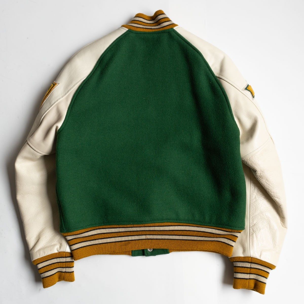 美品】WHITESVILLE【フルデコ レザースリーブ スタジャン】38