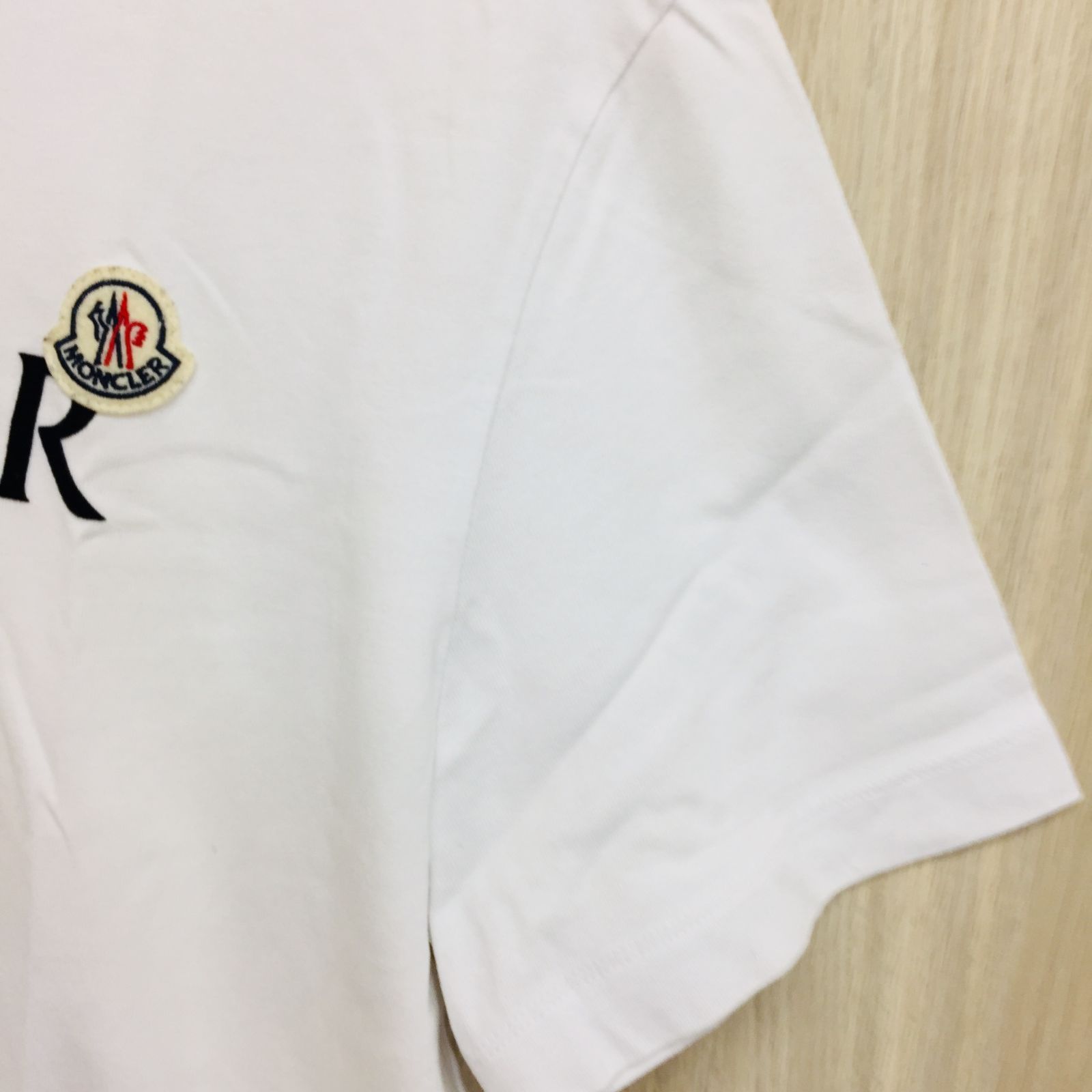 S【ブランド】モンクレール MONCLER ワッペンロゴTシャツ 白 メンズ L 