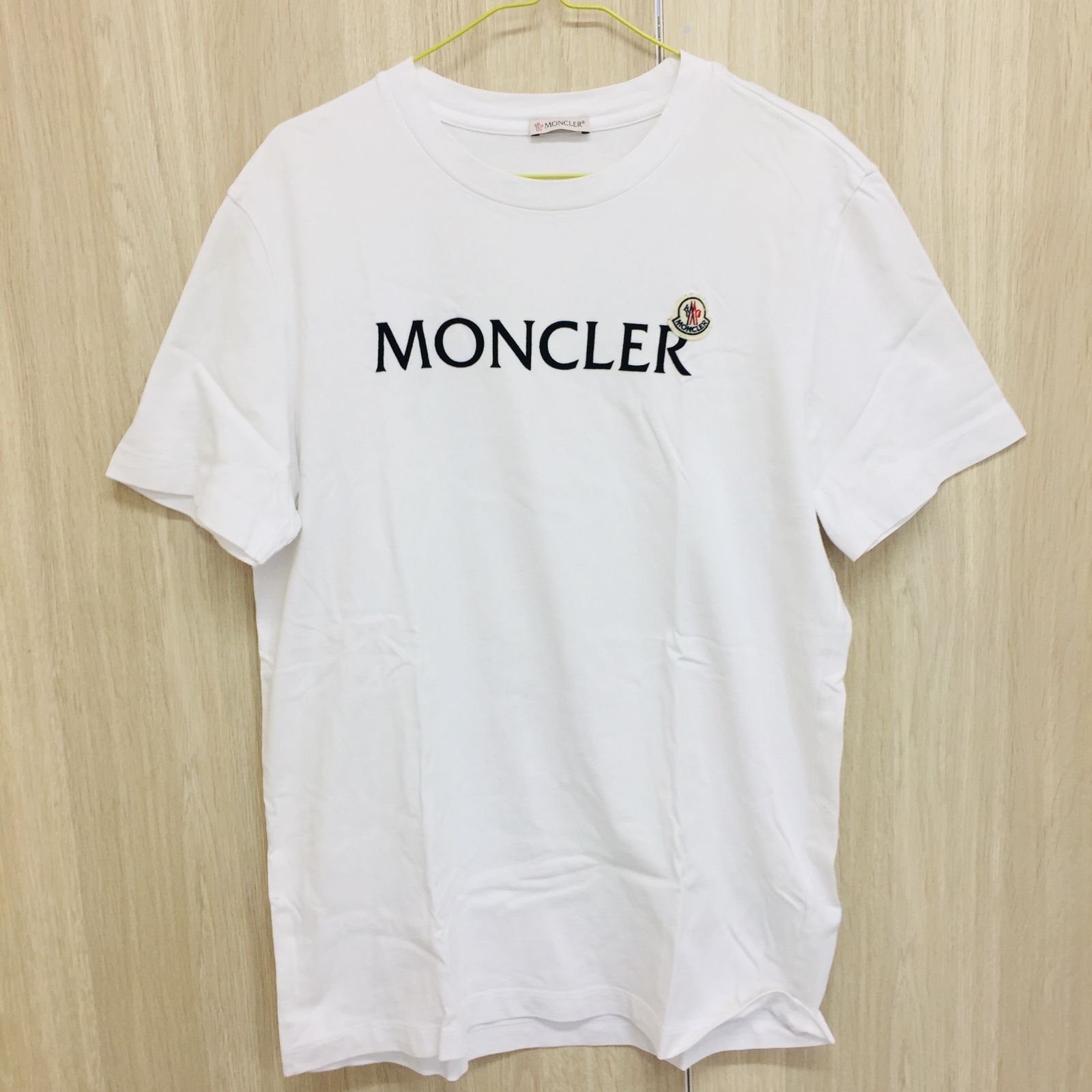 新品 完売品MONCLER ロゴワッペン ホワイトロゴ 半袖Tシャツ 中古・古着通販】MONCLER (モンクレール) ワッペンロゴTシャツ