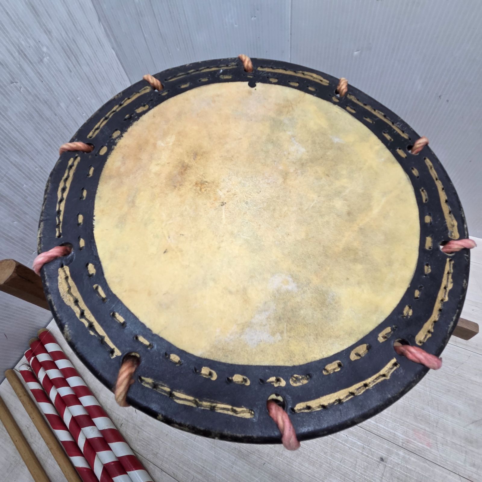 11 S99884 和太鼓 たいこ 伝統和楽器 バチ付き 昭和レトロ - メルカリ