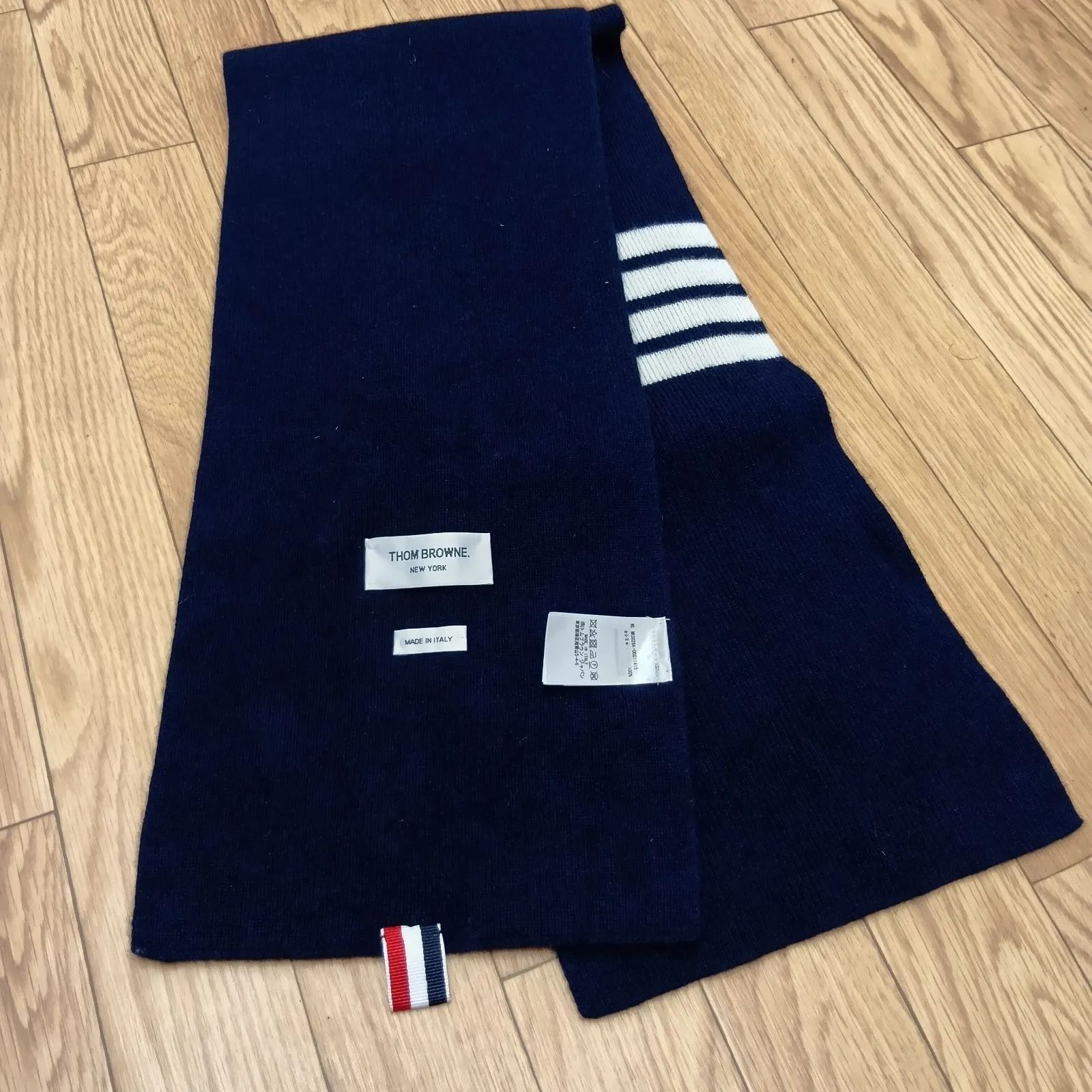 専用です。THOM BROWNE ネイビー ホワイト ストライプ マフラー 超メルカリ市/ﾌｫﾛﾜｰ様ｸｰﾎﾟﾝ有 Thom Browne トムブラウン ネイビー 4