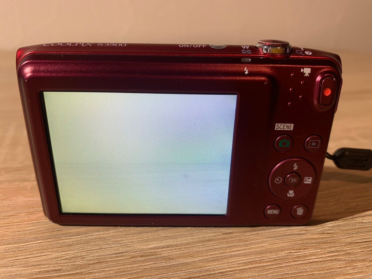 ☆美品☆ Nikon COOLPIX S3500 レッド Amazon.com : Nikon COOLPIX S3500 20.1 MP Digital Camera with 7x