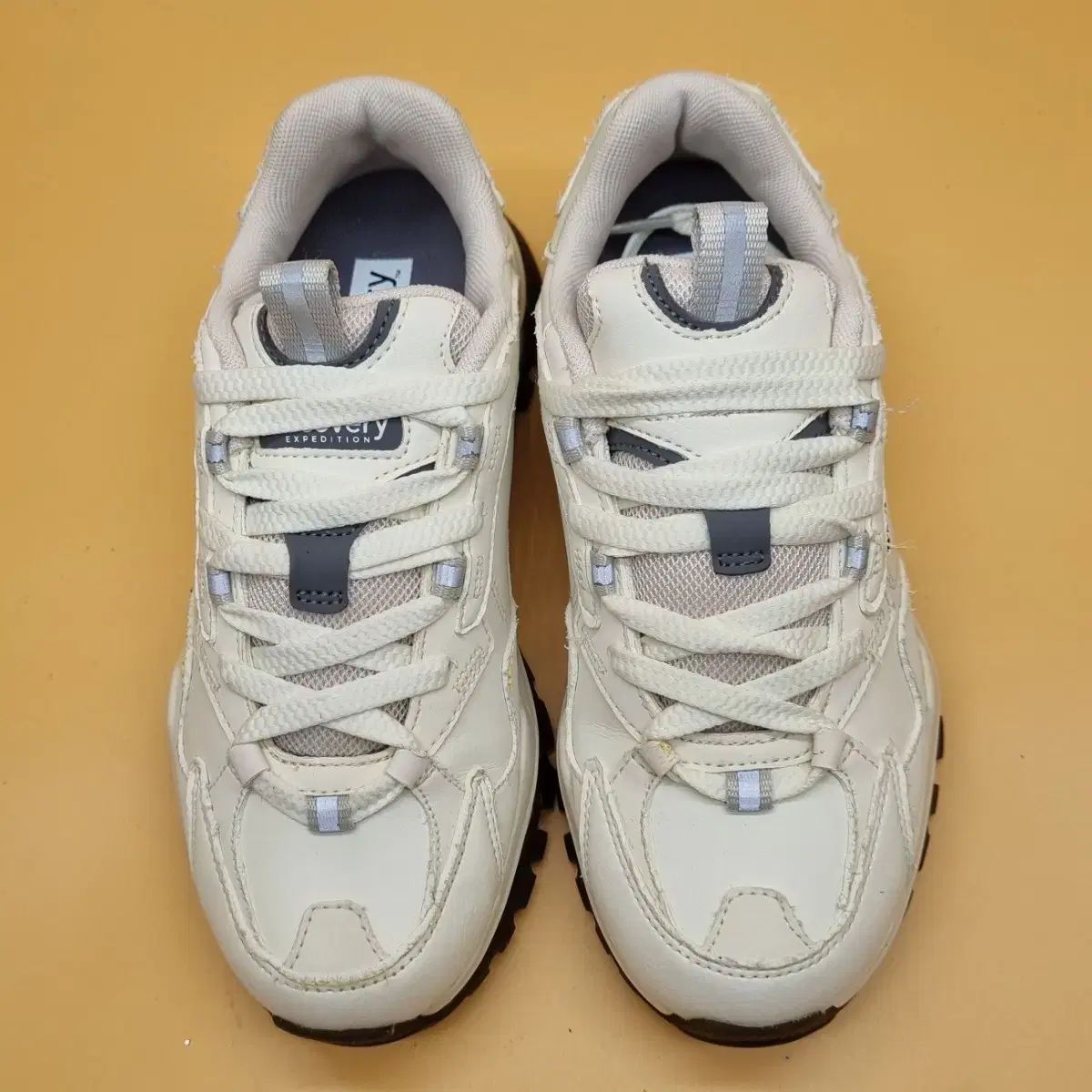 DISCOVERY バケット ディーウォーカー レディーススニーカー 23センチ