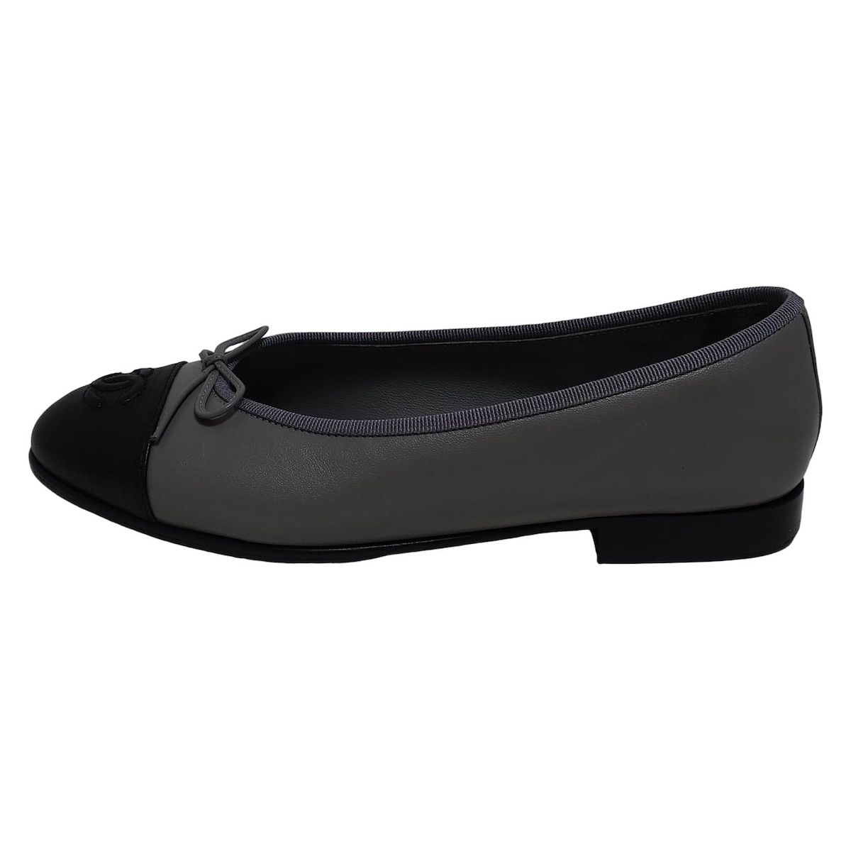 CHANEL ブラック フラットシューズ CHANEL ブラック フラットシューズ 23.5 ブラック（黒）系 23.5cm 2024