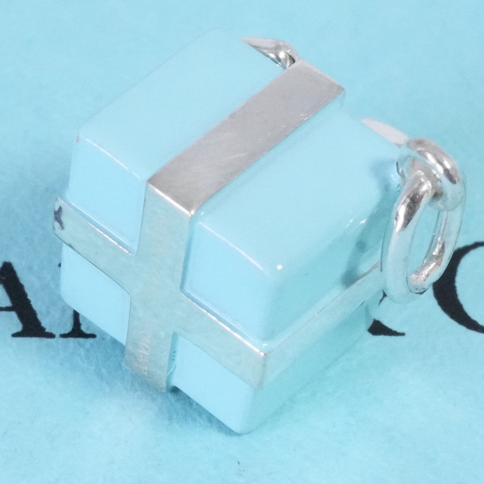 希少 ティファニー ブルーボックス エナメル チャーム/25-1288S - メルカリ