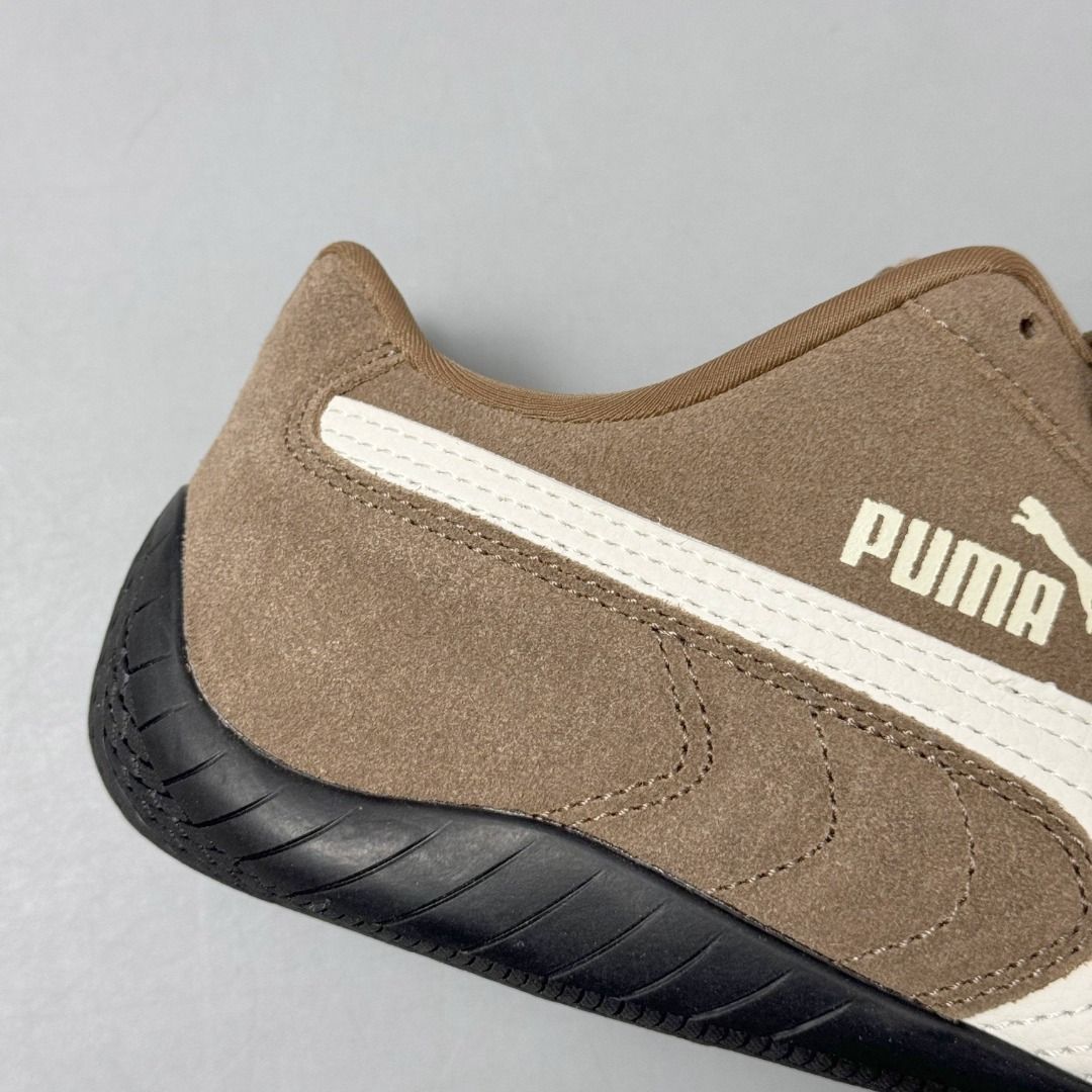 プーマ スニーカー