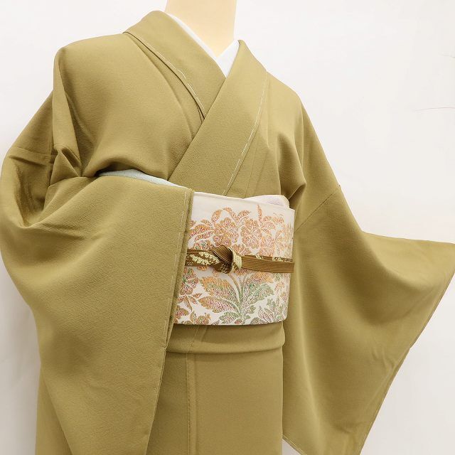 特価！新品 やまと誂製 市松 ワイドサイズ 着物 仕付け糸付 お召 3277 ✾まめ藤✾新品 仕付け糸付き やまと誂製 正絹 着物“実は、奥深い味を