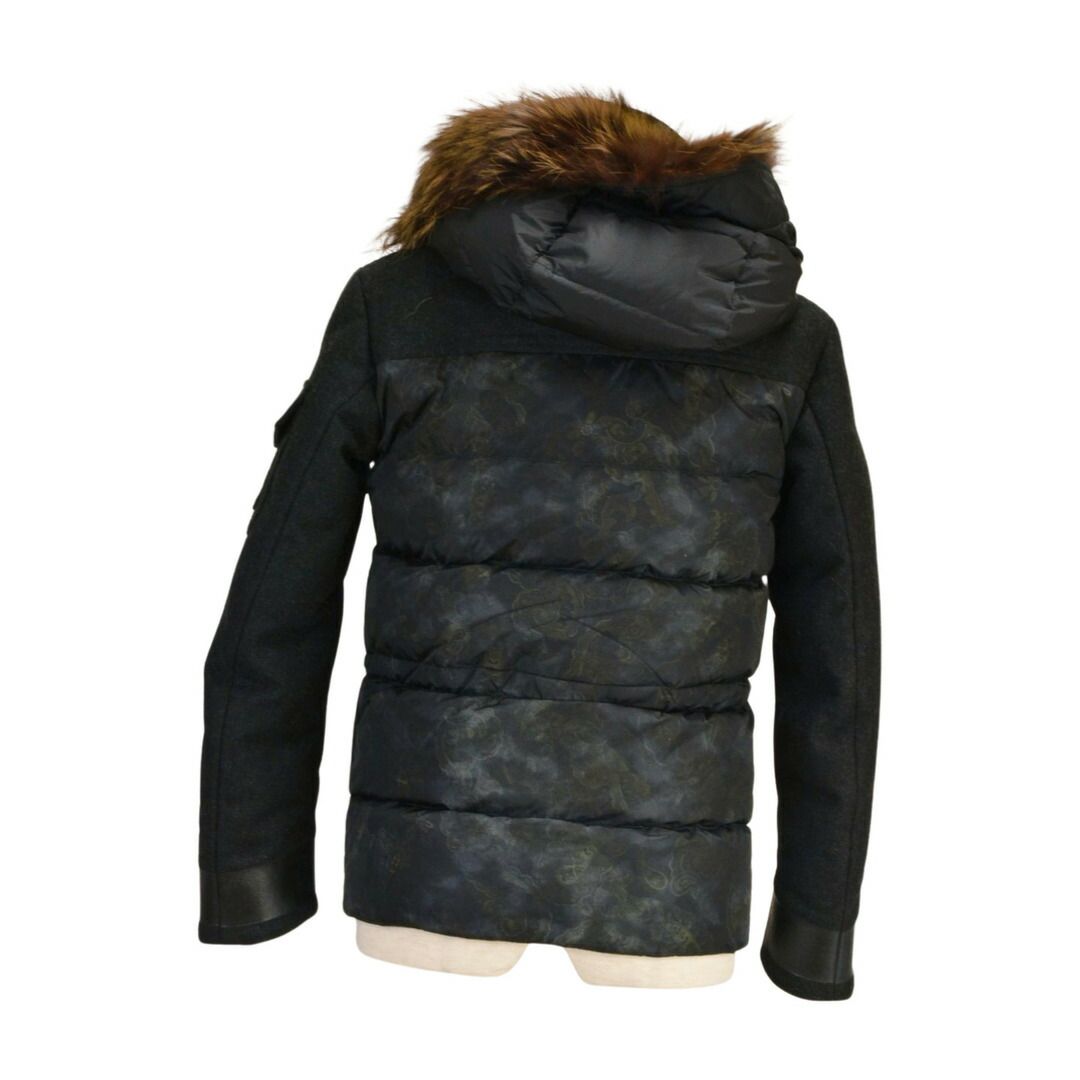 モンクレール MONCLER LEON掲載モデル ペイズリー柄 コヨーテ ファー