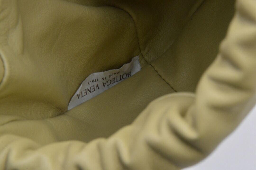 アーモンドイエロー