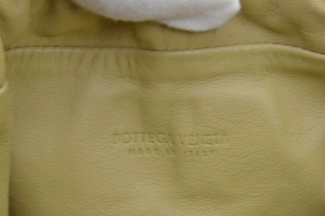 アーモンドイエロー