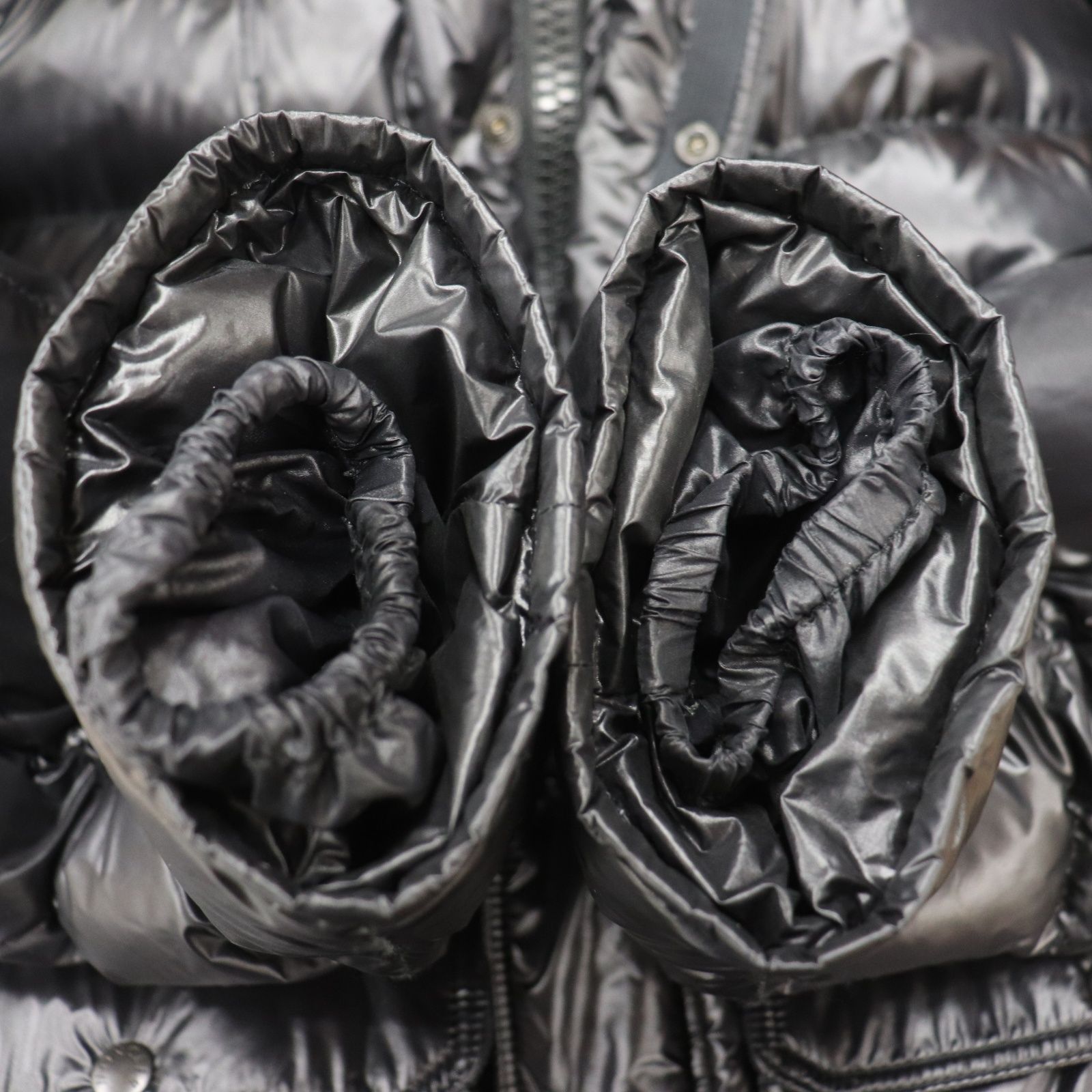 MONCLER モンクレール 極美品 国内正規品 本物 HUBERT ヒューベル MONCLER モンクレール 極美品 国内正規品 本物 HUBERT ヒューベル メンズ