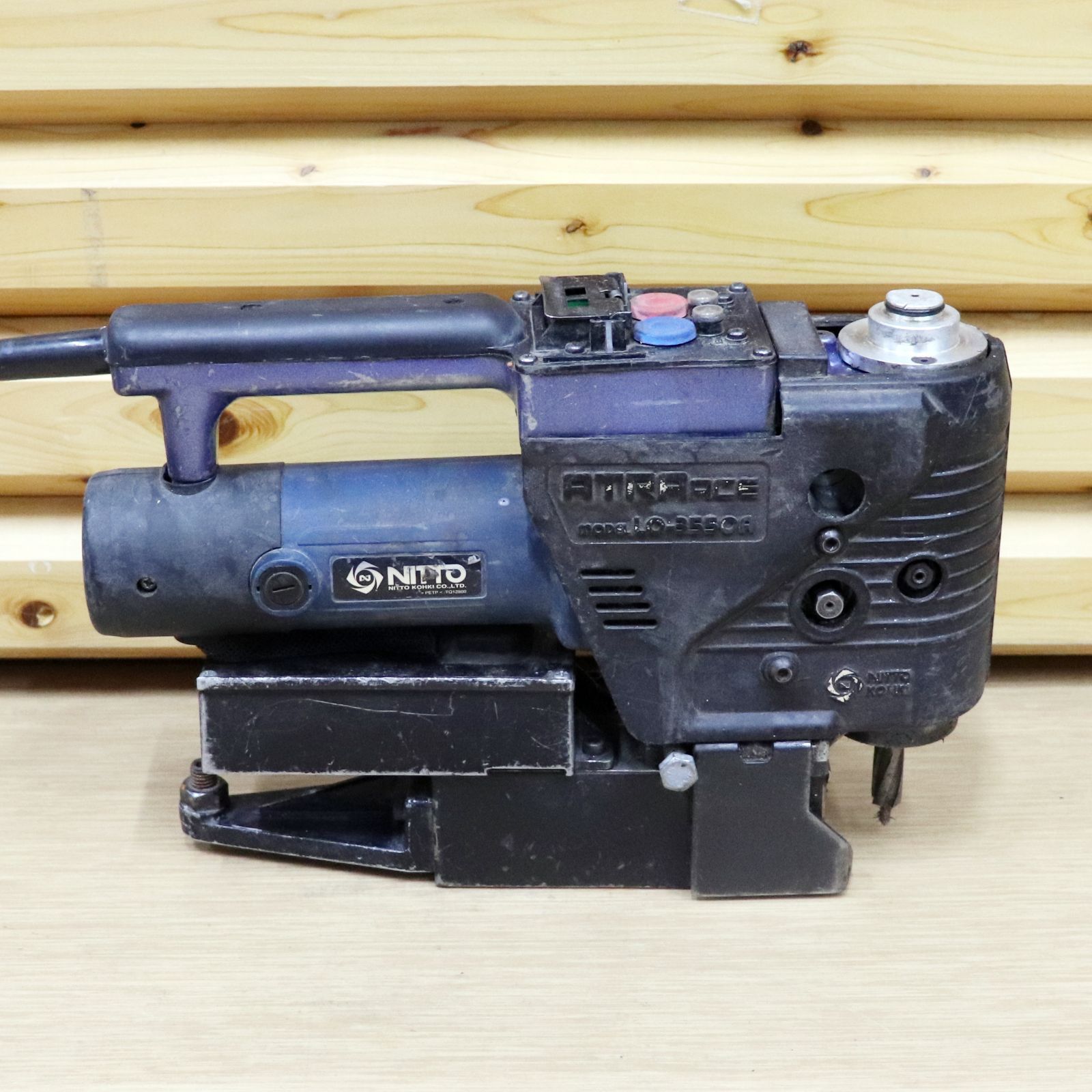  新潟発 日東工器 アトラエース LO-3550 A ライトボーラー 携帯式穴あけ機 100 V 磁気 鉄工 木工 加工 電動 工具 現場 工事 倉庫保管 穴あけ機 電動工具 エア工具