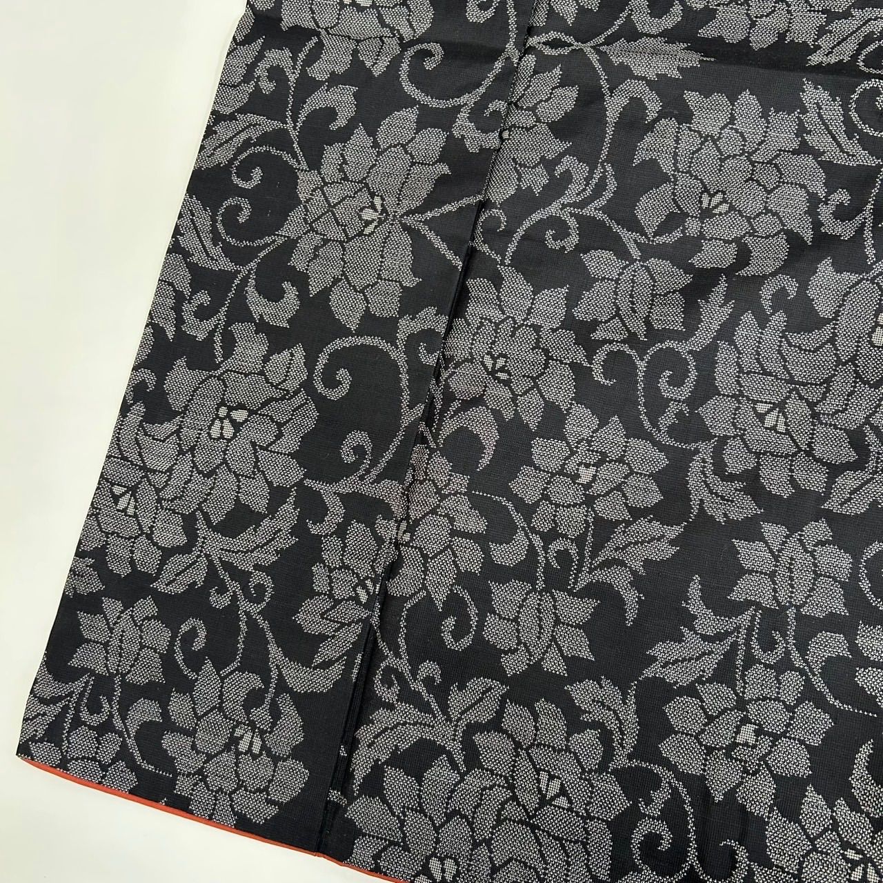 本場大島紬 カタス式 花唐草 素敵な絣柄 正絹 着物 MK-1408 - メルカリ